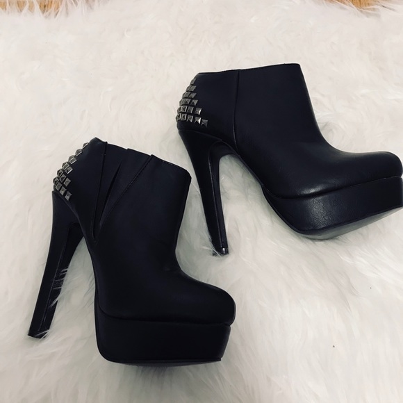 Madden Girl Shoes - NWOT Madden Girl studded platform booties 7